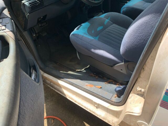 1993 Pontiac Trans Sport - photo 2