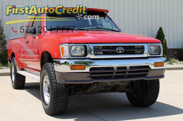 1993 Red DLX! 1993 Toyota 4WD Pickups DLX