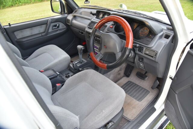 1993 Mitsubishi Montero - photo 8