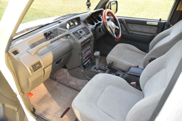 1993 Mitsubishi Montero - photo 9