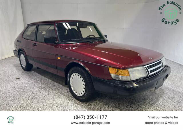 1993 Saab 900, Red with 84278 Miles Shipping Anywhere! 1993 Saab 900 S Hatchback 2D