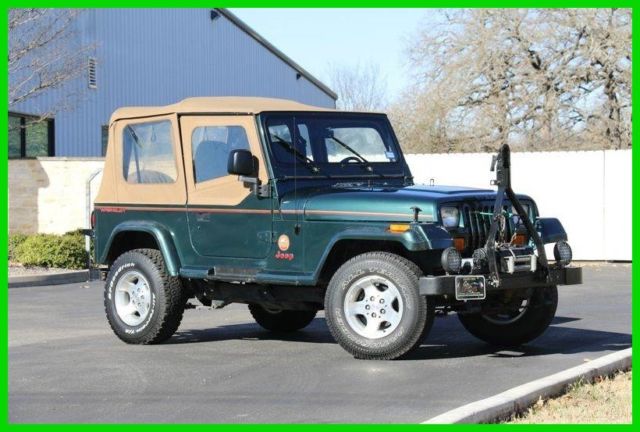 1993 Sahara 2dr 4WD auto 28k orig miles winch tow bar Used 4L I6 12V Automatic 1993 Jeep Wrangler Sahara 2dr 4WD auto 28k orig miles winch tow bar