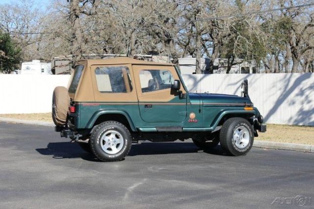 1993 Jeep Wrangler Sahara 2dr 4WD auto 28k orig miles winch tow bar - photo 8
