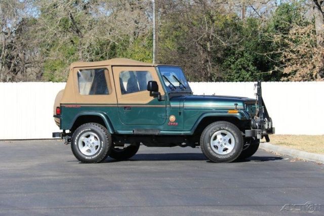 1993 Jeep Wrangler Sahara 2dr 4WD auto 28k orig miles winch tow bar - photo 9
