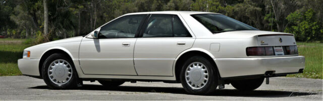 1993 Cadillac Seville STS - photo 9