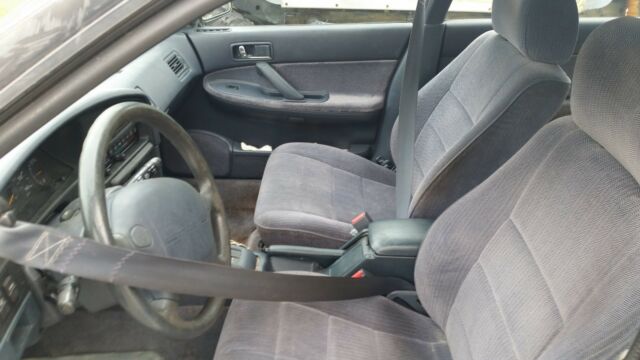 1993 Subaru Legacy L - photo 7