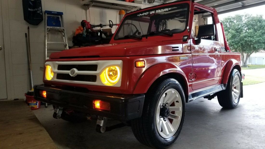 1993 Suzuki Samurai Convertible Red 4WD Manual (Very Solid Body 98% free rust) 1993 Suzuki Samurai JL