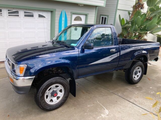 1993 toyota 4X4 regular cab pickup. 5 speed Manual 1993 Toyota Hilux