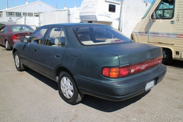 1993 Toyota Camry LE - photo 3