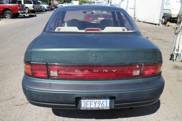 1993 Toyota Camry LE - photo 4