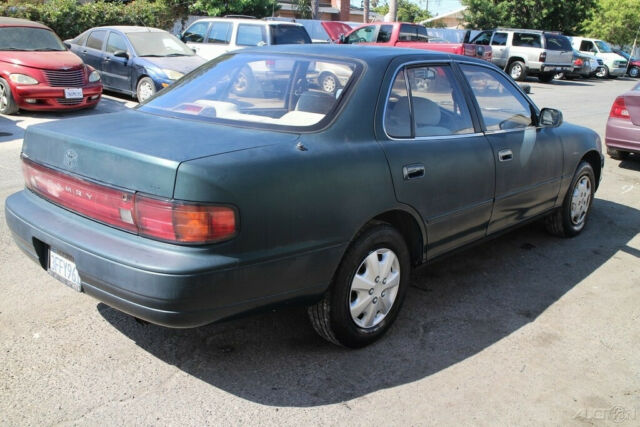 1993 Toyota Camry LE - photo 5
