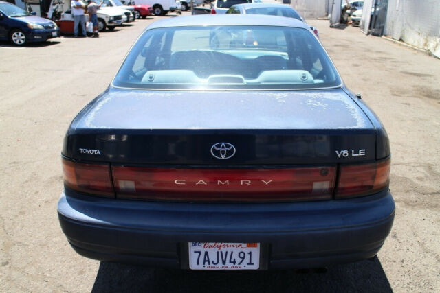 1993 Toyota Camry LE V6 - photo 4