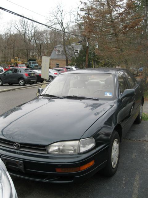 1993 Toyota Camry Base Sedan 4-Door 2.2L 1993 Toyota Camry Base Sedan 4-Door