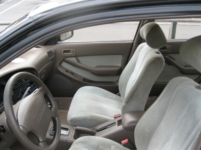 1993 Toyota Camry Base Sedan 4-Door - photo 2