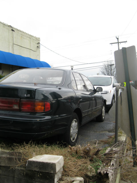 1993 Toyota Camry Base Sedan 4-Door - photo 3