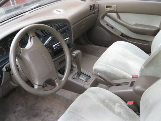 1993 Toyota Camry Base Sedan 4-Door - photo 7