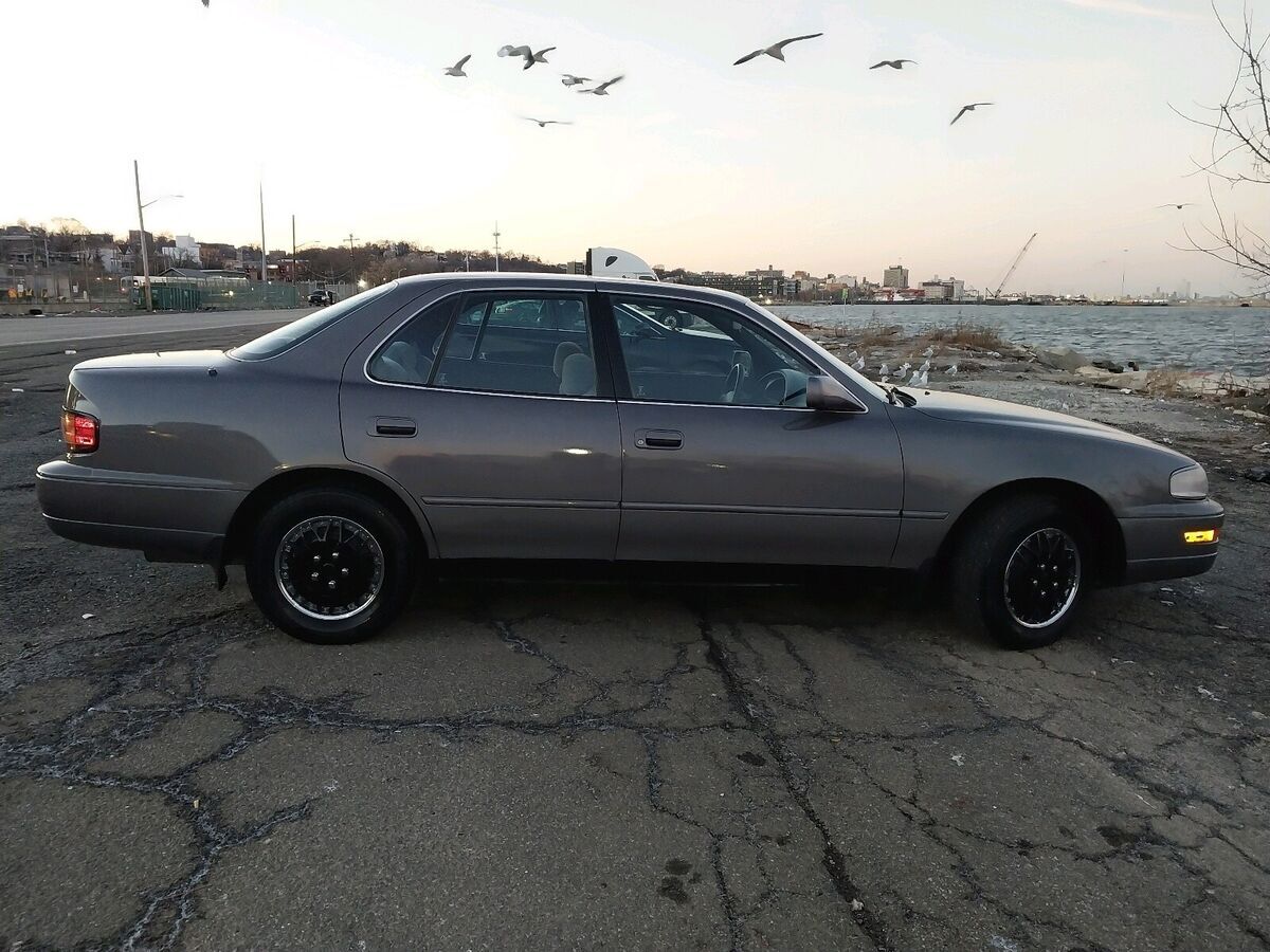 1993 Toyota Camry LE - photo 4