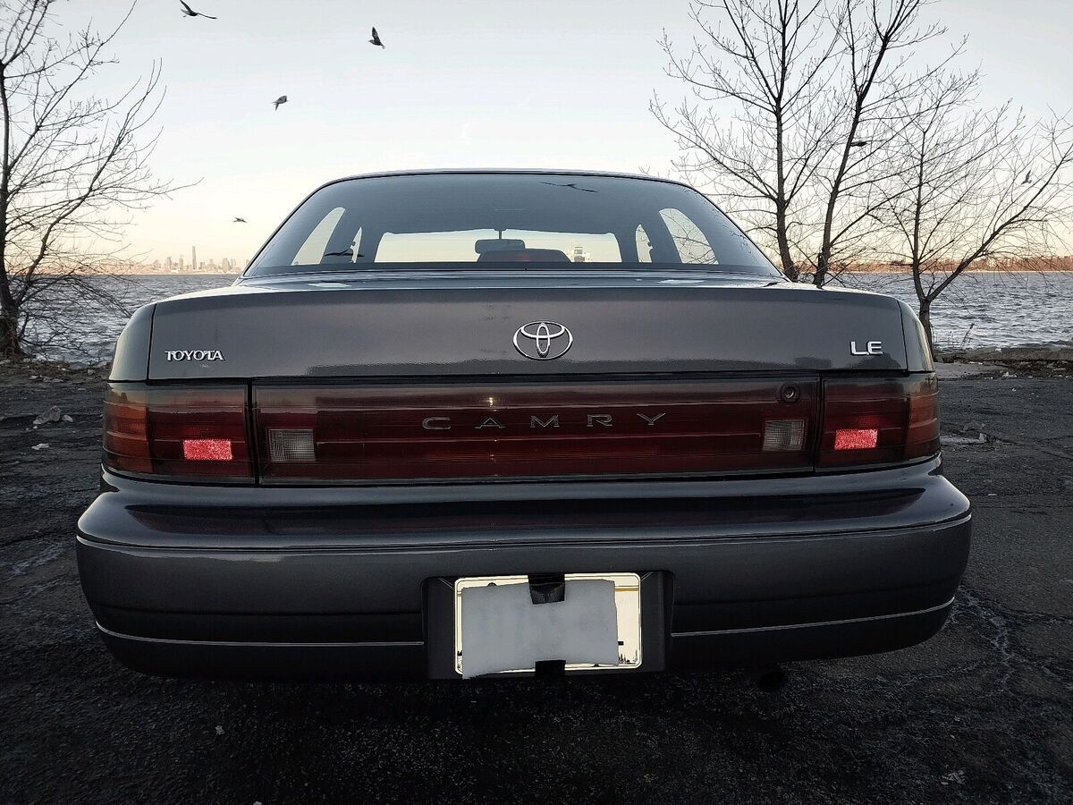 1993 Toyota Camry LE - photo 5