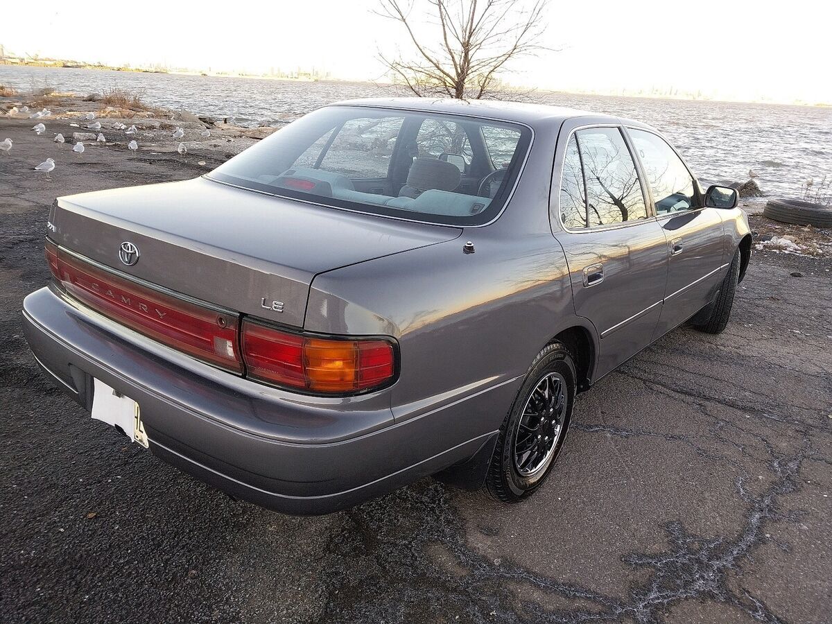 1993 Toyota Camry LE - photo 6