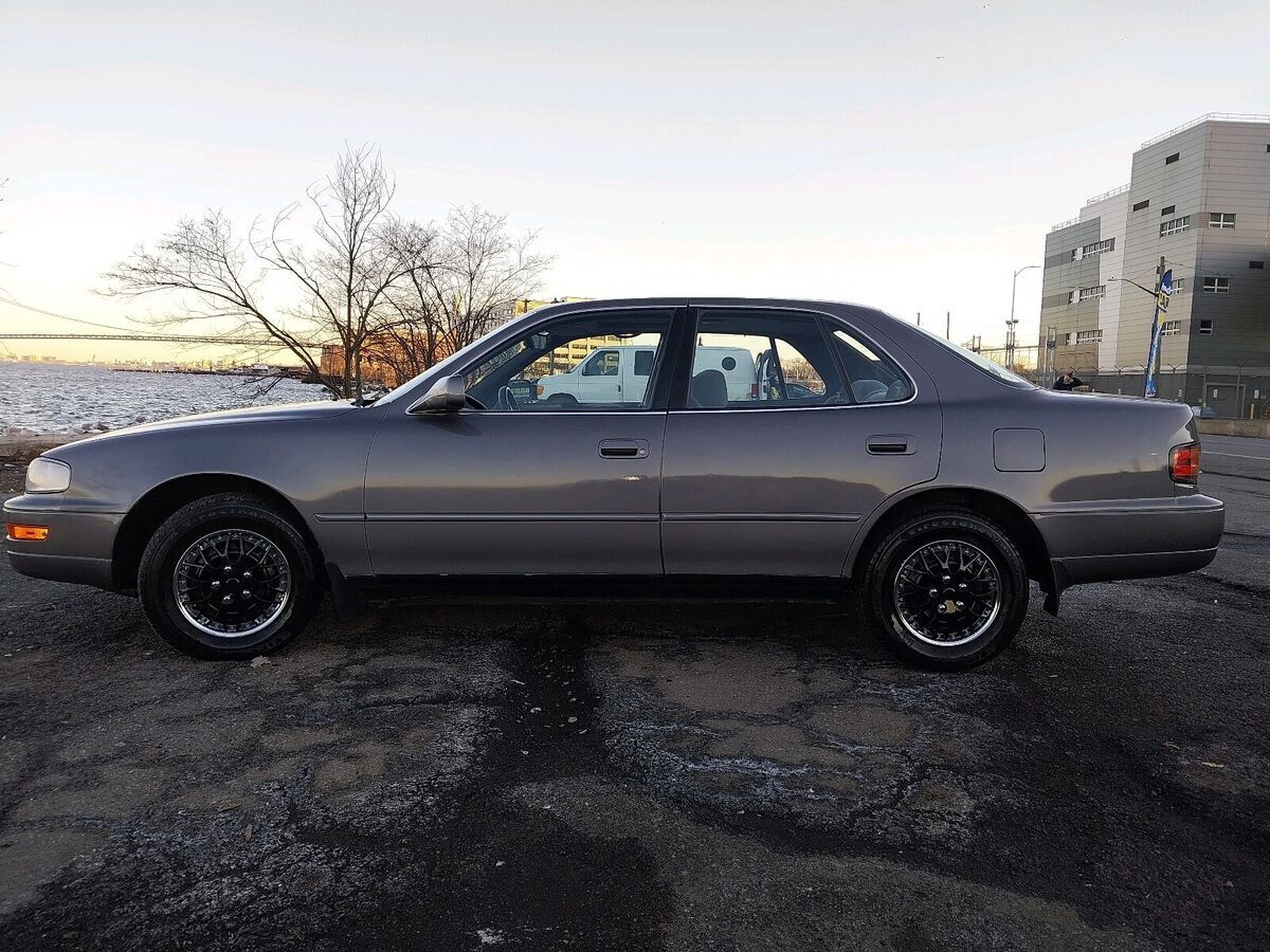 1993 Toyota Camry LE - photo 8