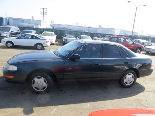1993 Toyota Camry Deluxe - photo 2
