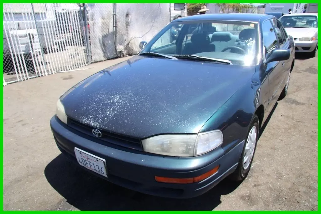 1993 Toyota Camry LE 2.2 L 4 Cylinder NO RESERVE 1993 Toyota Camry LE