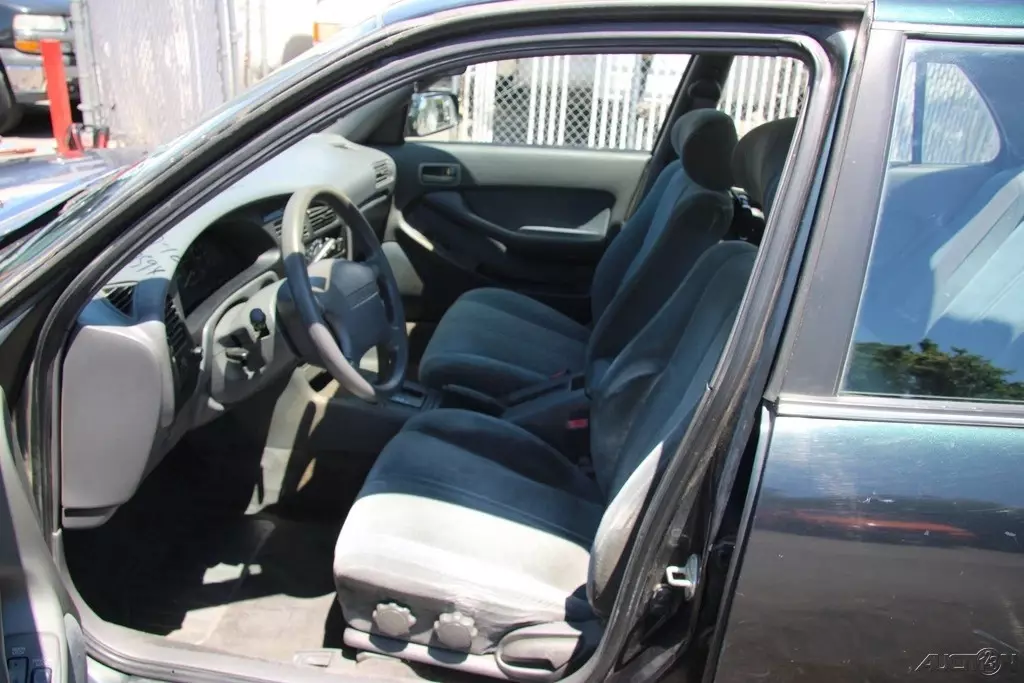 1993 Toyota Camry LE - photo 11
