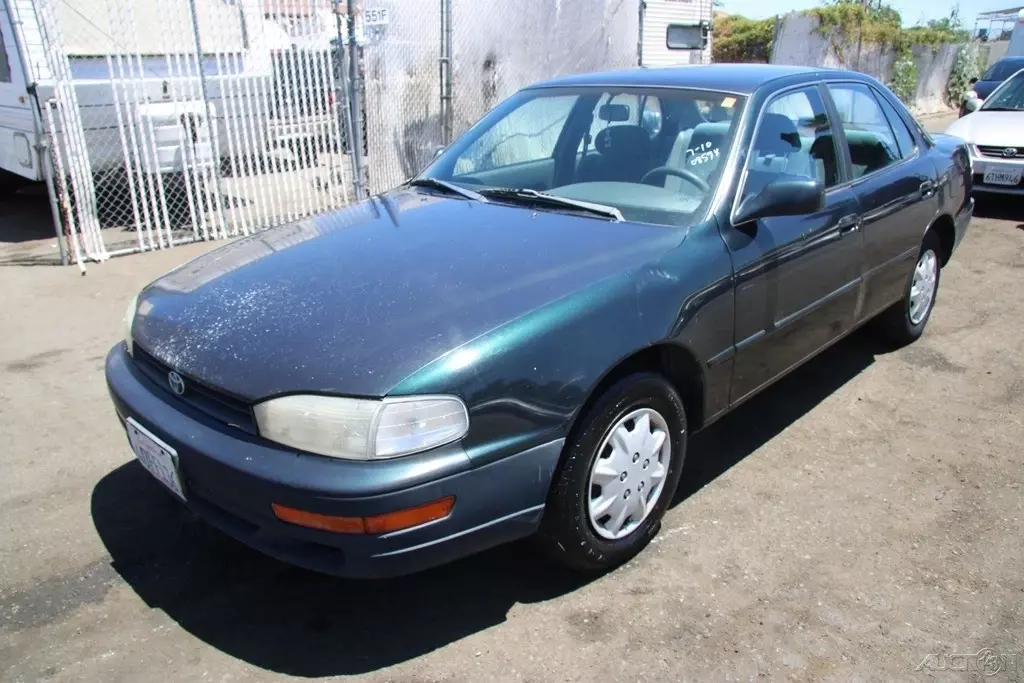 1993 Toyota Camry LE - photo 2