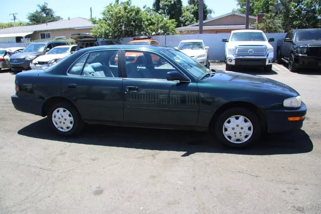 1993 Toyota Camry LE - photo 7