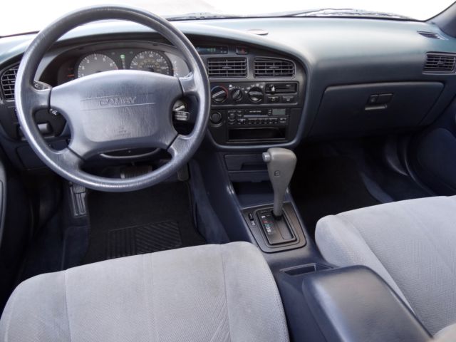 1993 Toyota Camry LE - photo 10