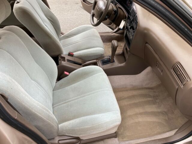 1993 Toyota Camry LE - photo 11