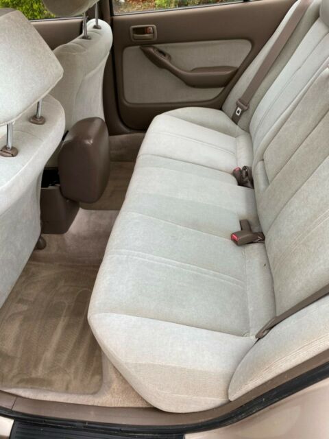 1993 Toyota Camry LE - photo 8