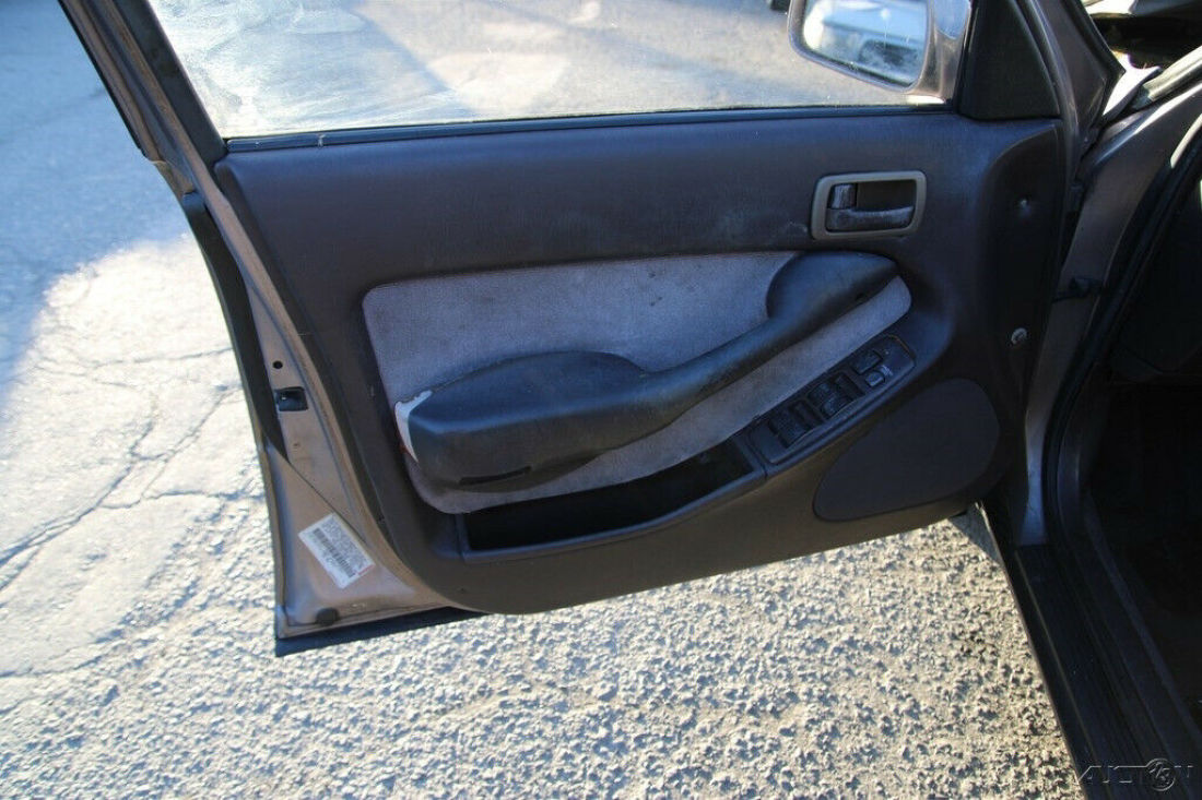1993 Toyota Camry LE - photo 11