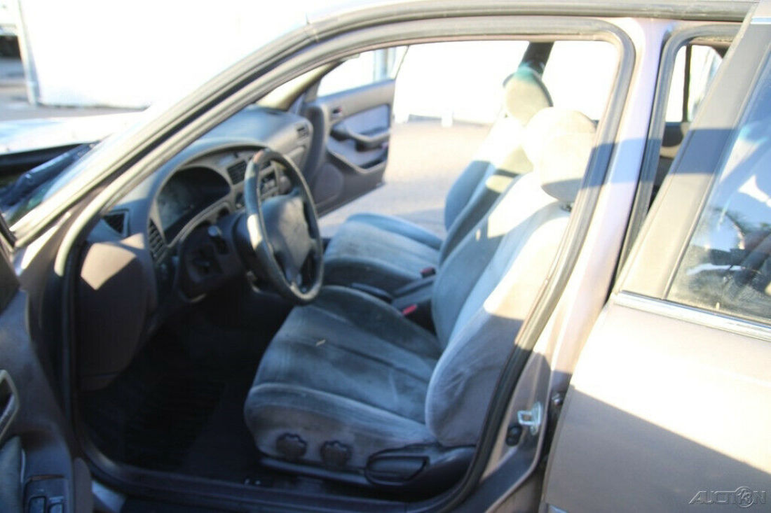 1993 Toyota Camry LE - photo 12