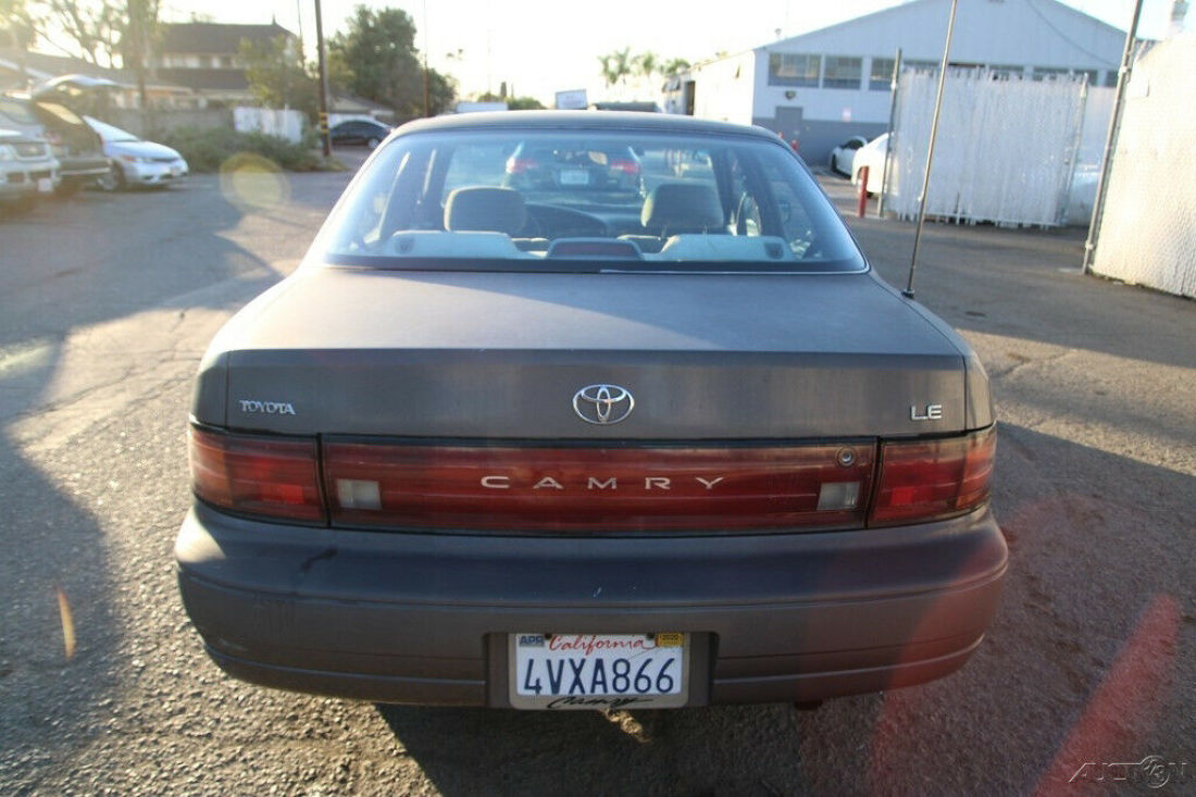 1993 Toyota Camry LE - photo 6