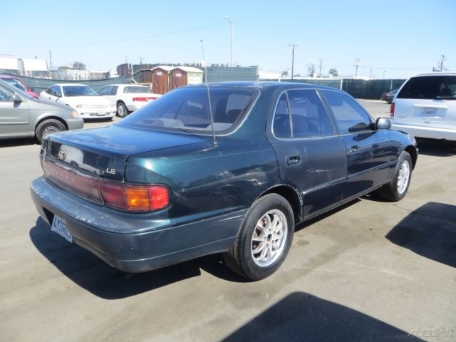 1993 Toyota Camry LE - photo 2