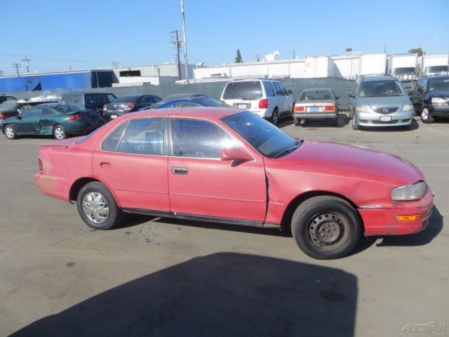 1993 Toyota Camry LE - photo 2