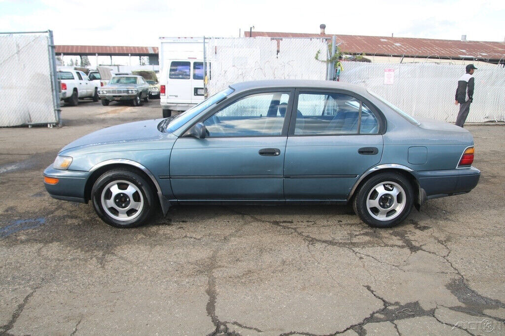 1993 Toyota Corolla DX - photo 3