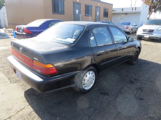 1993 Toyota Corolla LE - photo 2
