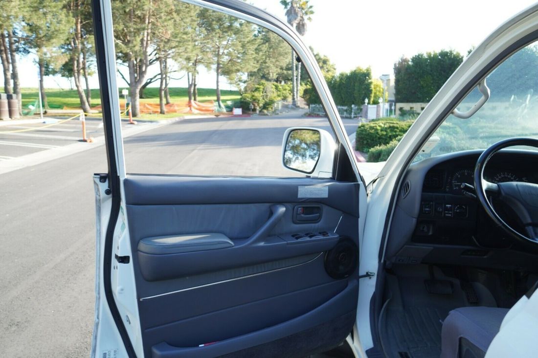 1993 Toyota Land Cruiser DJ81 - photo 4