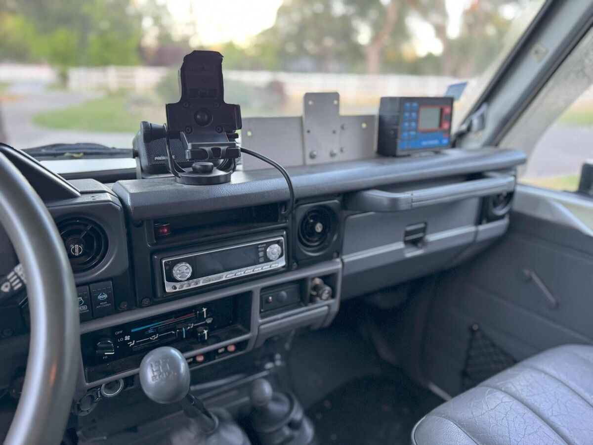 1993 Toyota Land Cruiser - photo 8