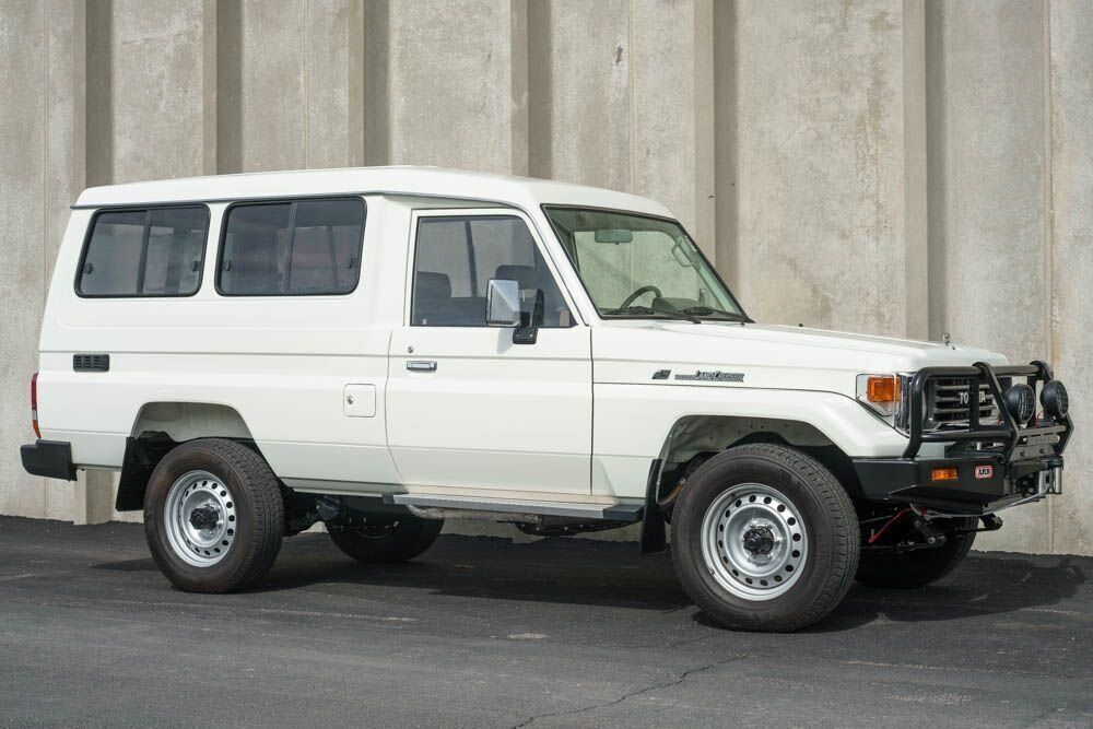 1980 Toyota Land Cruiser FZJ75 SUV - photo 3