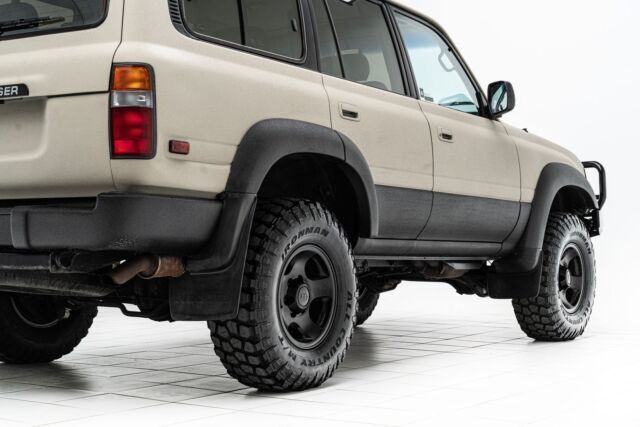 1993 Toyota Land Cruiser Lifted w/ Kevlar Lining only 81k Miles - photo 12