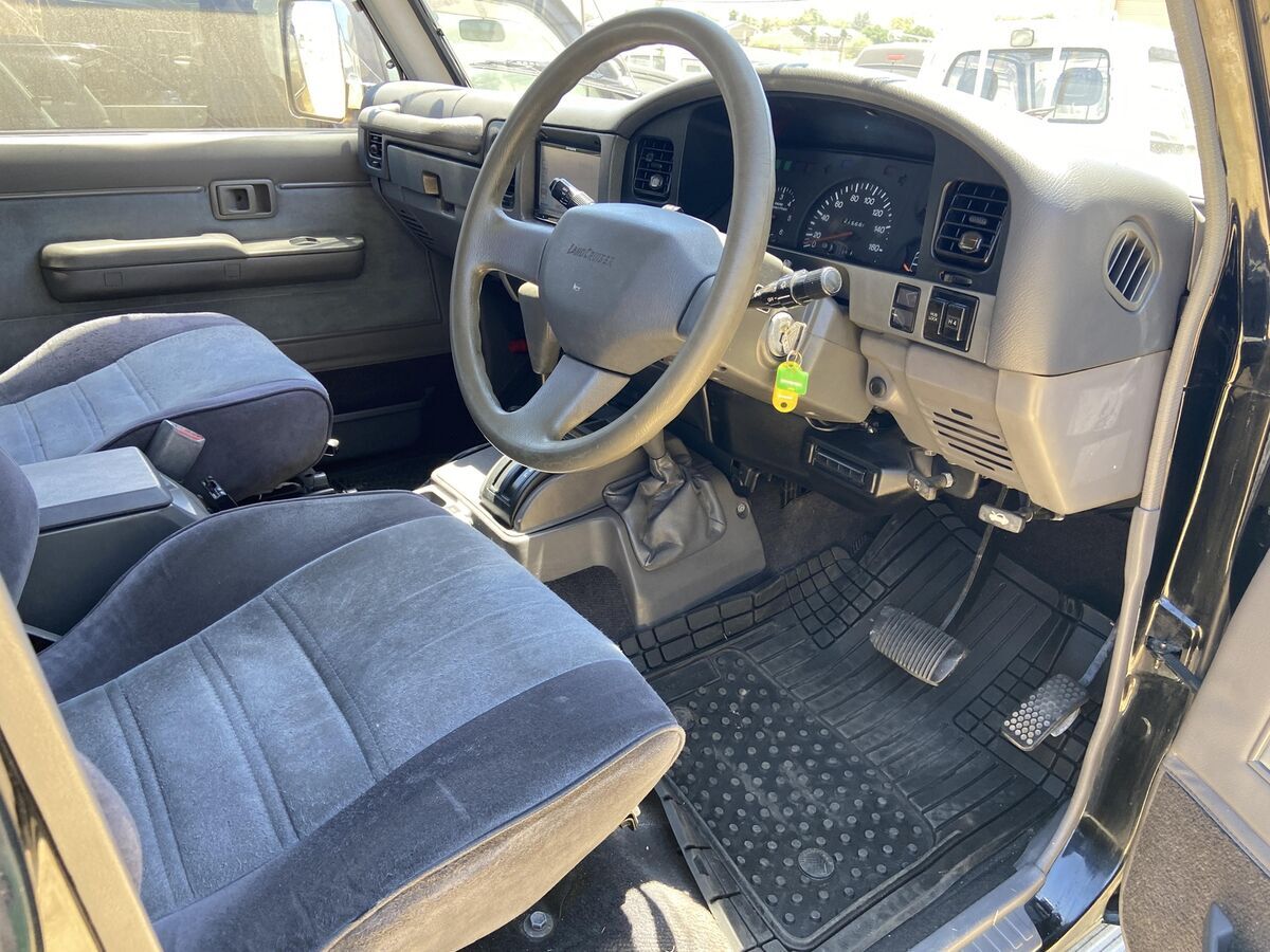 1993 Toyota Land Cruiser 4X4 - photo 13
