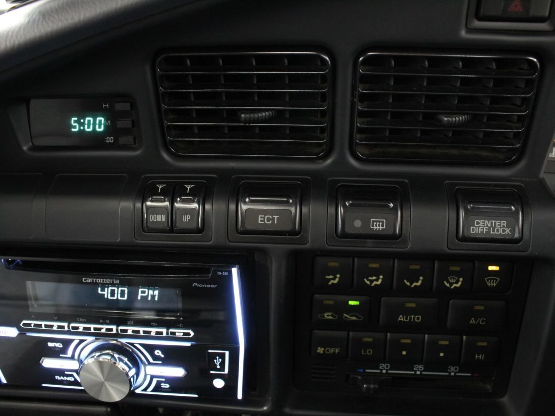 1993 Toyota Land Cruiser VX Limited - photo 12