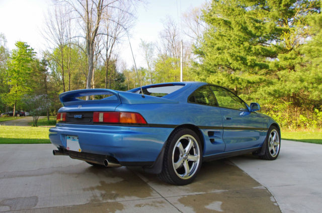 1993 Toyota MR2 Base Coupe 2-Door 2.2L 1993 Toyota MR2