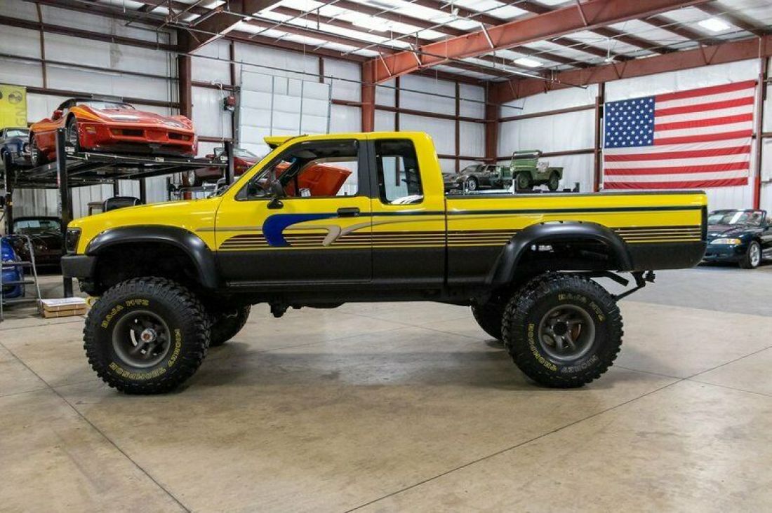 1993 Toyota Pickup - photo 2