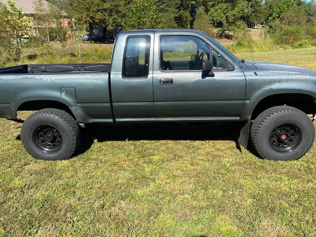 1993 Toyota Pickup Pickup Green 4WD Manual 1/2 TON EXTRA LONG WHEELBASE DX 1993 Toyota Pickup 1/2 TON EXTRA LONG WHEELBASE DX
