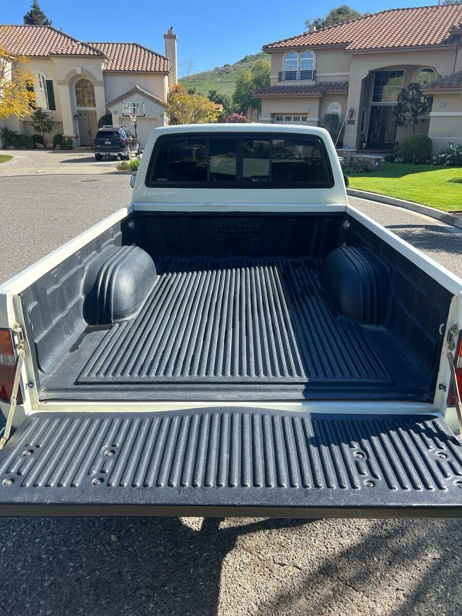 1993 Toyota Pickup 1/2 TON SHORT WHEELBASE DX - photo 7