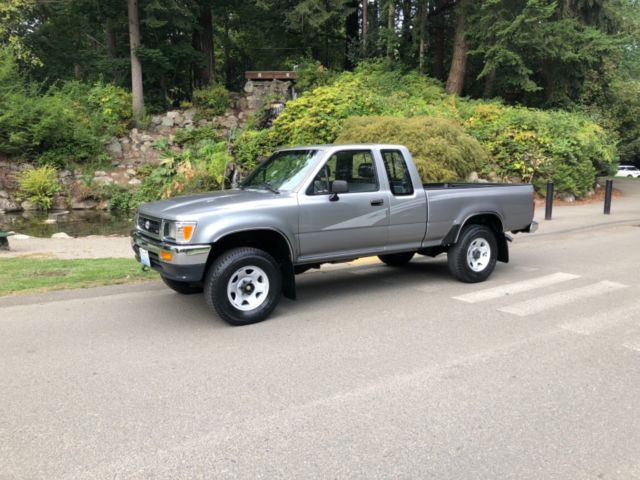 1993 Toyota Pickup Deluxe